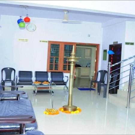 Adhithya Apartments Guruvāyūr Exterior foto